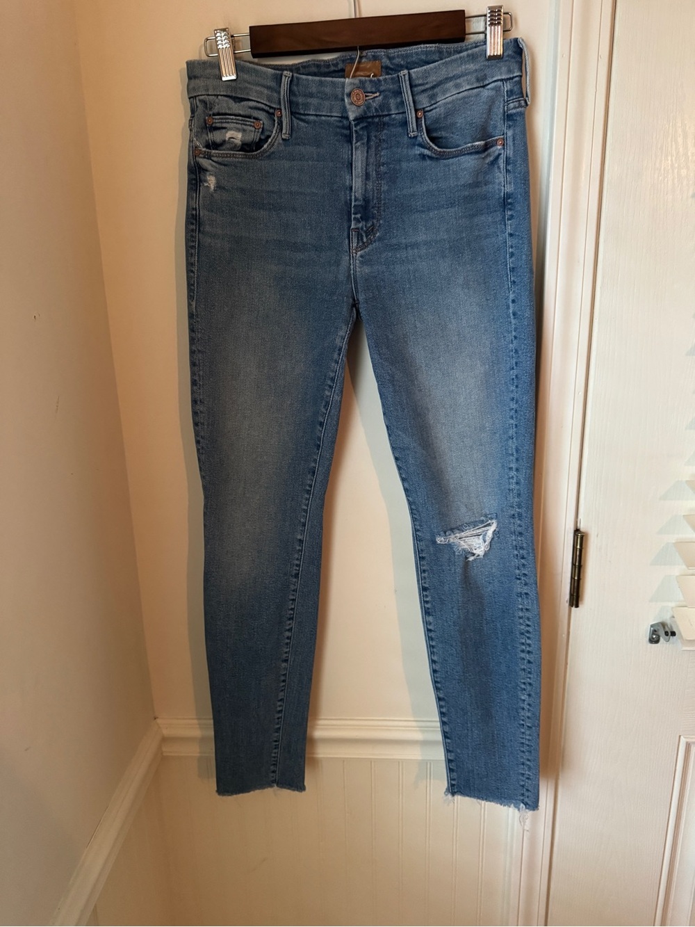 MOTHER Looker Ankle Fray Light Blue Distressed Jeans Size 28